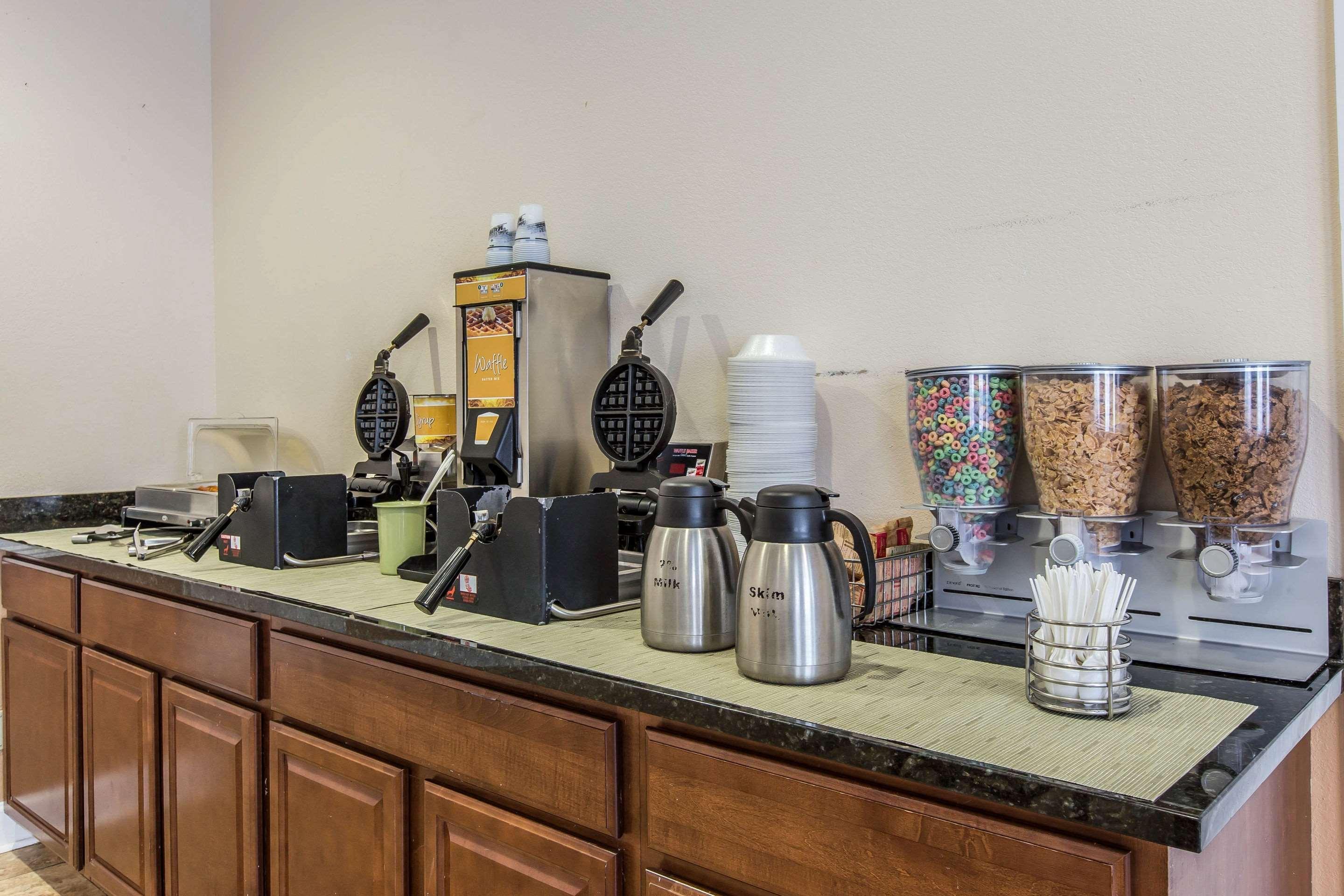 Quality Inn Midtown Савана Екстериор снимка