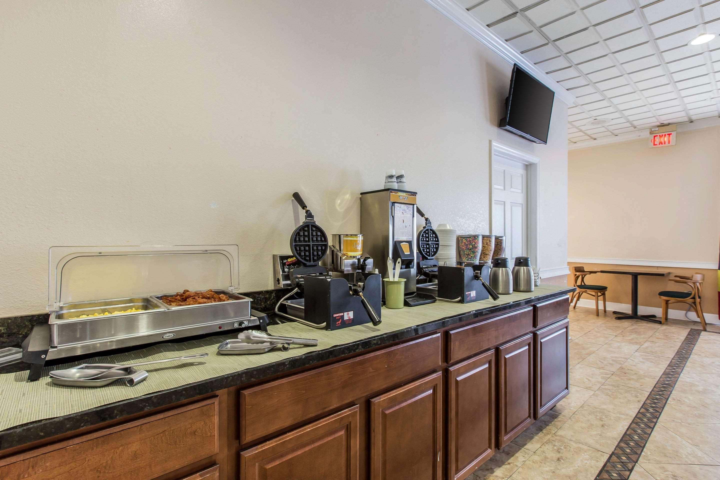 Quality Inn Midtown Савана Екстериор снимка