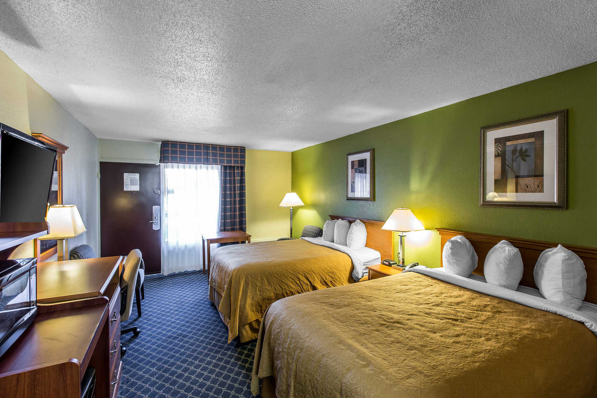 Quality Inn Midtown Савана Стая снимка
